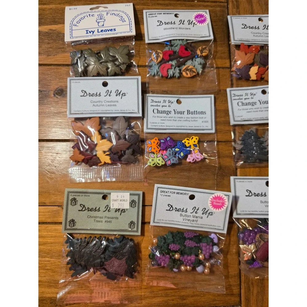 Dress It Up Novelty Craft Buttons Nature Autumn Holiday Lot 10 Packs